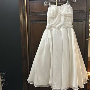 Women’s wedding dress size 6-8